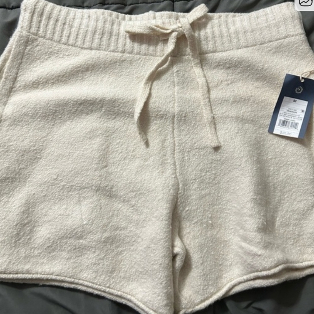 Universal Thread Cream Knit Women's Shorts, NWT - Picture 2 of 2